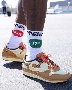 [나이키] Travis Scott x Nike Air Max 1 Cactus "Wheat" DO9392-701