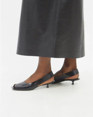 [더 로우] 샤프(Sharp) 키튼 힐 레더 슬링백 샌들