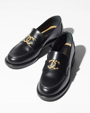 [샤넬] 24S 로퍼 카프스킨&메탈 블랙 G45663 B16429 94305