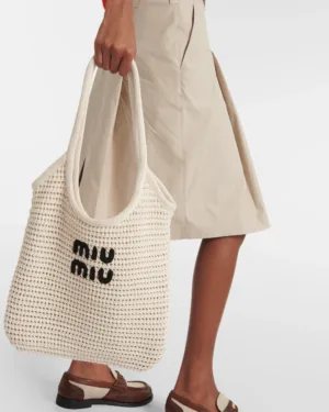[미우미우] 라피아 효과 원사 및 코튼 토트백 5BG231_2CQY_F0N13_V_MRO