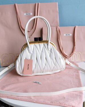 [미우미우]  마테라쎄 나파 가죽 미우 벨 핸드백 5BK010_N88_F0002_V_OOO