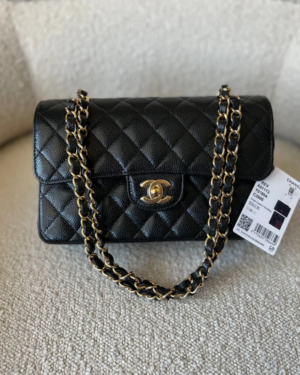 [샤넬] 스몰 클래식 플랩백 캐비어 카프스킨 금장 A01113