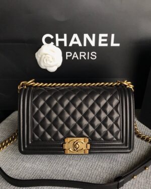 [샤넬] 미디엄 보이 샤넬 램스킨 골드 루테늄 메탈 A67086