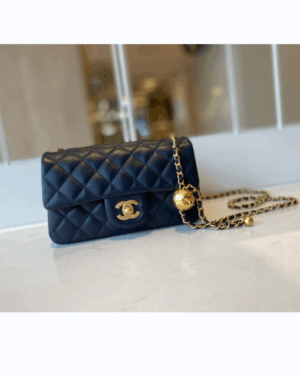 [샤넬] 클래식 플랩백(쁘띠삭) 뉴미니 골든볼 블랙 램스킨  AS1787