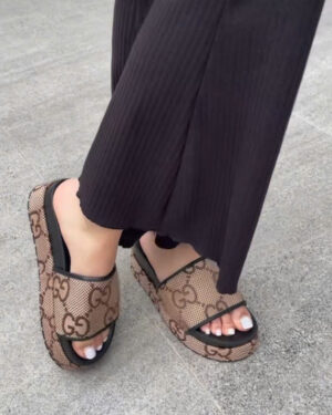 [구찌] GG 캔버스 플랫폼 슬라이더 샌들 ‎623212 UKO00 2580
