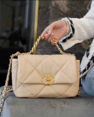 [샤넬] 19 플랩백 (미디움30cm)