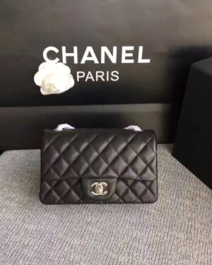 [샤넬] 뉴미니 클래식 플랩백 램스킨 은장 A69900