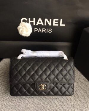 [샤넬] 미디움 클래식 플랩백 블랙 캐비어 카프스킨 은장  A01112