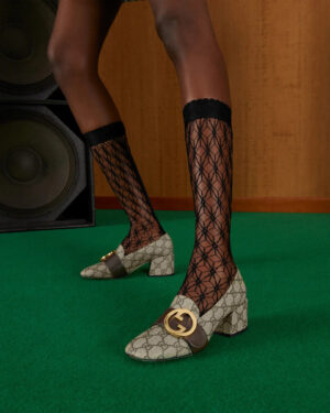 [구찌] 23SS 구찌 블론디 인터로킹 G 베이지 여성 펌프스 힐 7017119I6509769