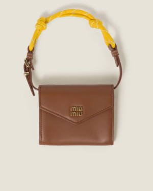 [미우미우] 가죽 코드 스트랩 지갑 5MT024