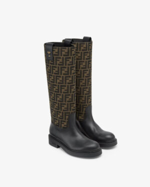 [펜디] FILO 패브릭 레더 하이 부츠 8W8574