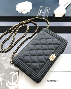 [샤넬] 보이 woc 케비어 체인 크로스백 A80287