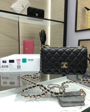 [샤넬] 트렌디CC woc 스몰 블랙 금장 A80982