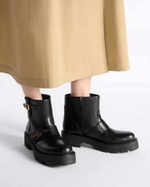 [디올] D-Quest 앵클 부츠 KDT070VEA