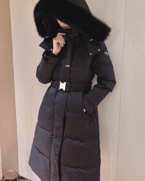 [프라다] 폭스 퍼 롱 다운 자켓