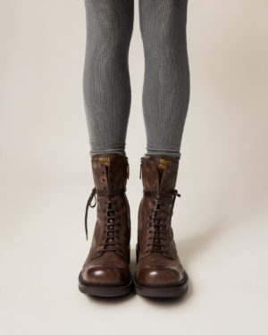 [미우미우] 가죽 레이스업 부티 5U316E