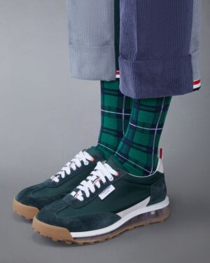 [톰브라운] 스웨이드 클리어 솔 테크 러너 MFD239B