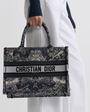 [디올] 북 토트백 (스몰/ 미디움) M1296ZEDO