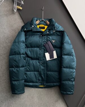 [프라다] 리나일론 크롭 다운 재킷