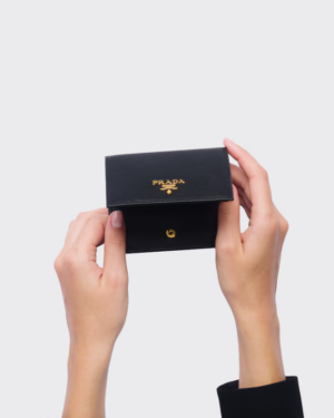[프라다] 사피아노 메탈 로고 반지갑 1MV204
