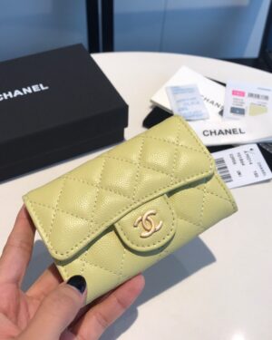 [샤넬] 클래식 똑딱이 플랩 카드 지갑 캐비어 옐로우 AP0214