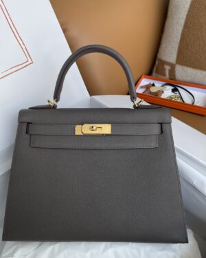 [에르메스] 켈리 28cm Epsom/ Gris Etain - Gold