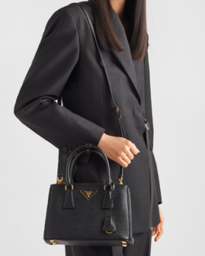 [프라다] 스몰 갤러리아 사피아노 가죽 백 1BA896