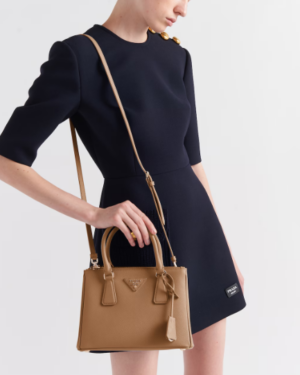 [프라다] 스몰 갤러리아 사피아노 가죽 백 1BA896