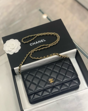 [샤넬] 클래식 WOC 미니 크로스백 블랙 램스킨 금장 AP0250