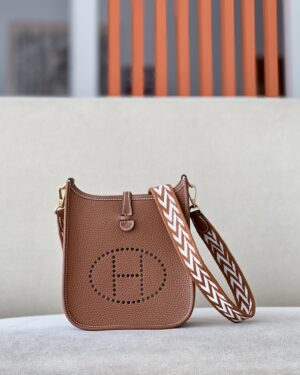 [에르메스] 에블린 mini 17Cm Taurillon Clemence/ Noiseette