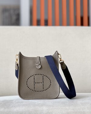 [에르메스] 에블린 mini 17Cm Taurillon Clemence/ Etoupe