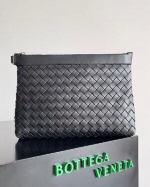[보테가베네타] 미디엄 인트레치아토 지퍼 파우치 651852