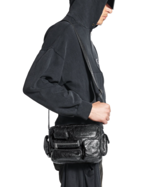 [발렌시아가] 남성 수퍼비지 카메라백 블랙 829068210C81000