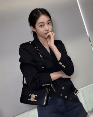 [베트남 출고] 셀린느 클래식 트리옹프 백(미디움) – 샤이니 카프스킨 187363BF4.38NO