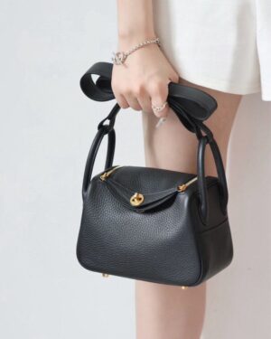 [에르메스] 린디 Mini 19cm Clemence/ Noir - Gold