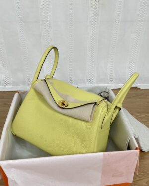 [에르메스] 린디 30cm Taurillon Clemence/ Jaune Poussin - Gold