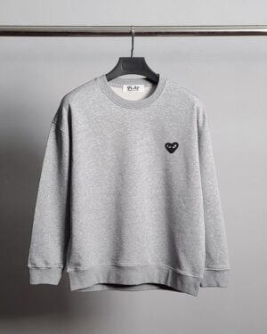 [꼼데가르송] 블랙 하트 와펜 맨투맨 (2 COLORS)