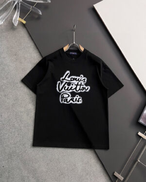 [루이비통] 그래피티 로고 반팔 티셔츠 (2 COLORS)