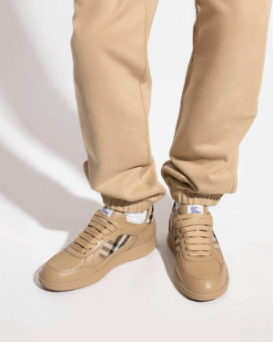 [버버리] 테라스 스니커즈 8110809