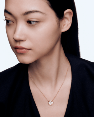 [루이비통] 컬러 블라썸 썬 목걸이 Q93520