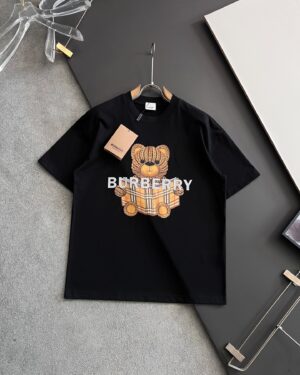 [버버리] 체크 베어 프린트 반팔티셔츠 (2 COLORS)