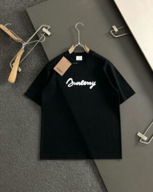 [버버리] 자수 로고 반팔 티셔츠