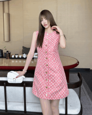 [루이비통] 모노그램 버튼 탭 드레스