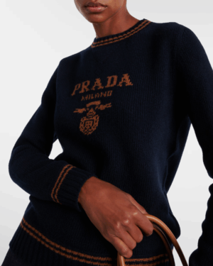 [프라다] 울 및 캐시미어 크루넥 스웨터 P00955894
