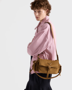 [프라다] 익스플로어 미디엄 스웨이드 숄더백 1BD394