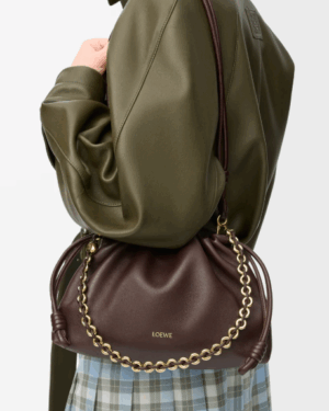 [로에베] 미디움 플라멩코 펄스 나파 램스킨 다크 브라우 A411FCRX75