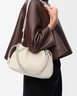 [로에베] 미디움 플라멩코 펄스 나파 램스킨 바다 소금 A411FCRX02