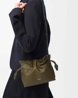 [로에베] 미니 플라멩코 클러치 나파 카프스킨 다크 카키 A411FC2X73