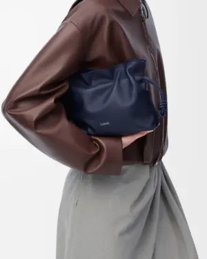 [로에베] 미니 플라멩코 클러치 나파 카프스킨 아비스 블루 A411FC2X73