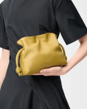 [로에베] 미니 플라멩코 클러치 나파 카프스킨 진저 A411FC2XA6